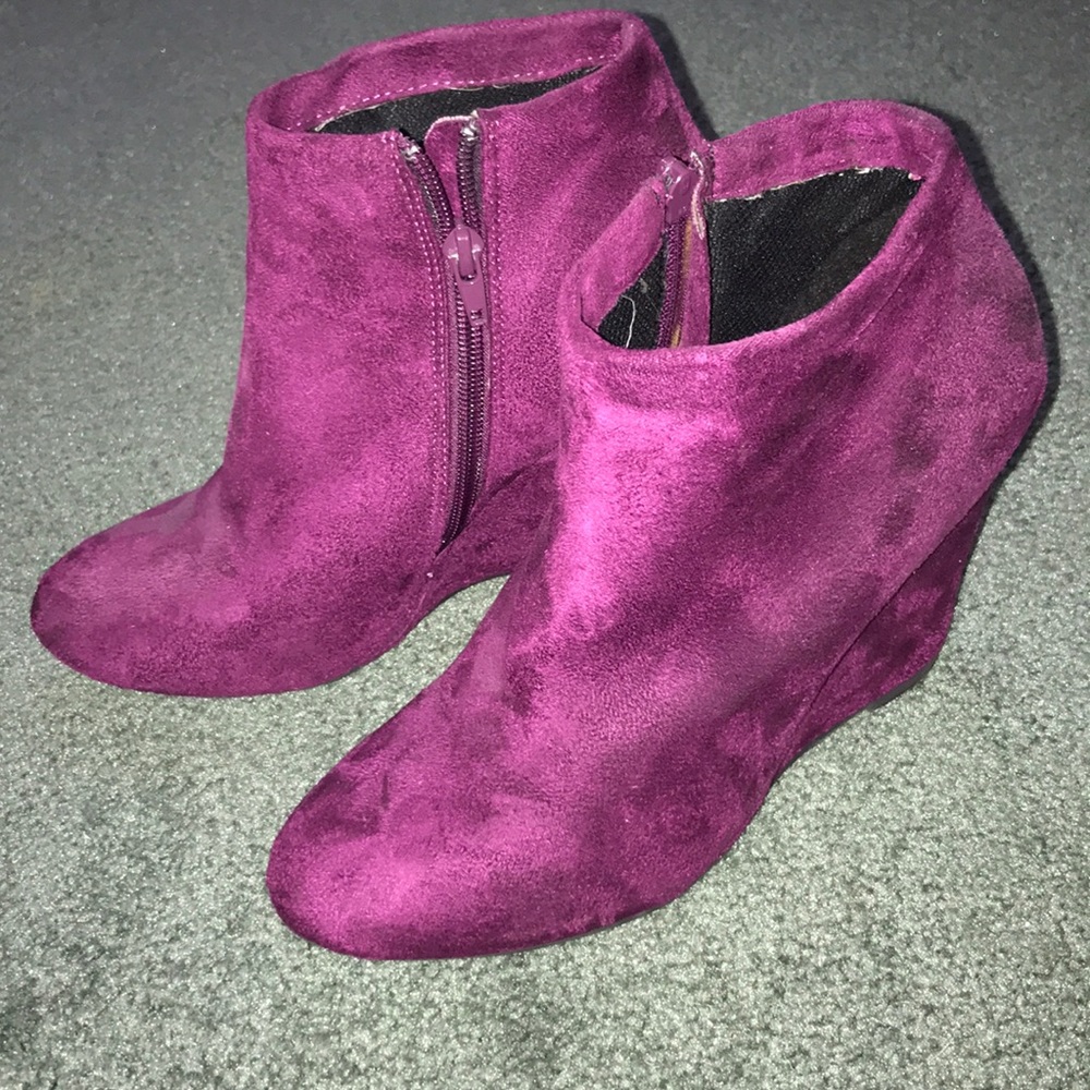 Wedged boots